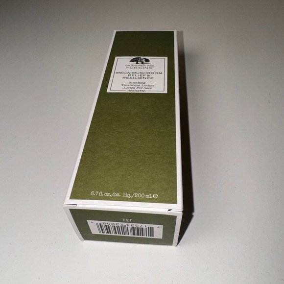 Origins Mega Mushroom Relief & Resilience Soothing Treatment Lotion 6.7 oz/200ml - Picture 6 of 10